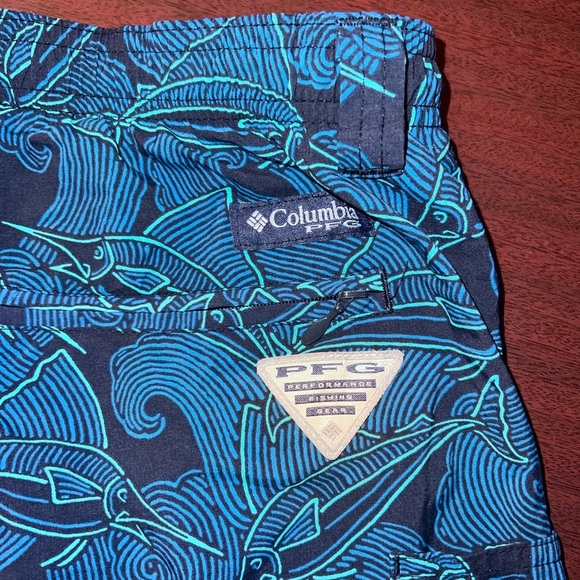 Columbia Navy and Teal fish print swim trunks - Picture 4 of 4